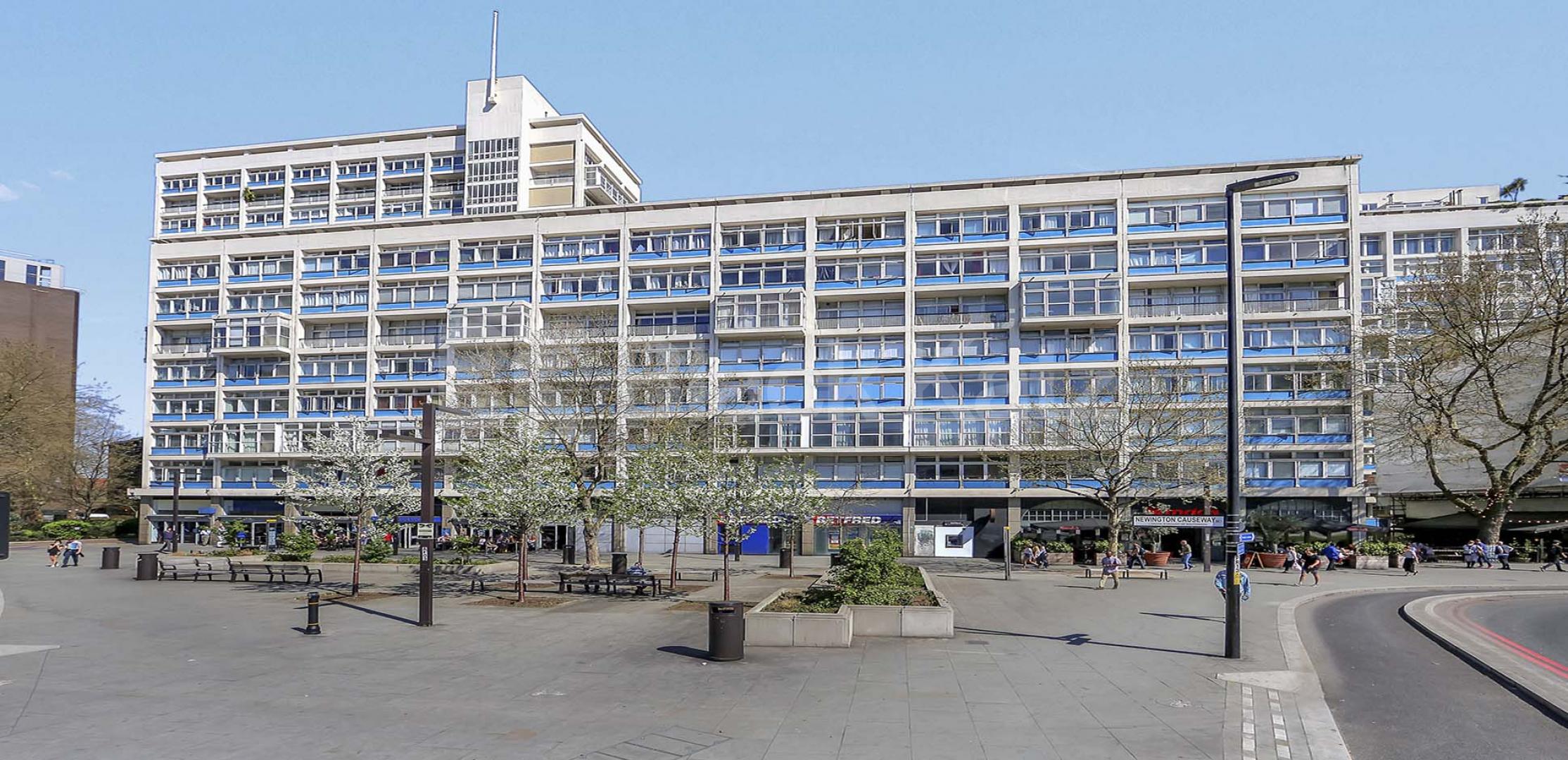 			LET , 1 Bedroom, 1 bath, 1 reception Apartment			 Metro Central Heights, Newington Causeway, Elephant & Castle